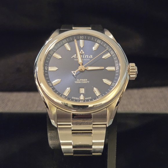 Alpina Alpiner Quartz Watch 42mm - Picture 5 of 12